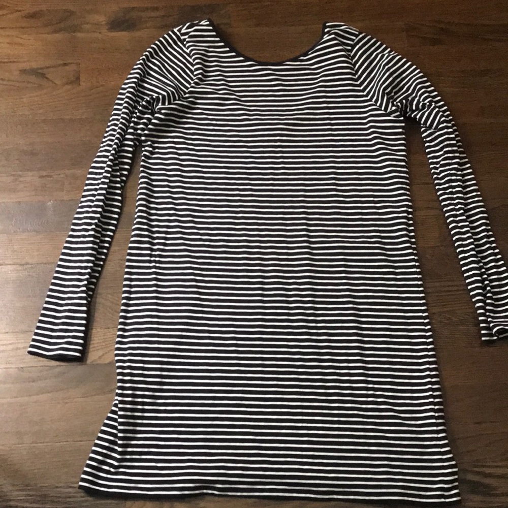 Long sleeve T-shirt dress with a scoop back